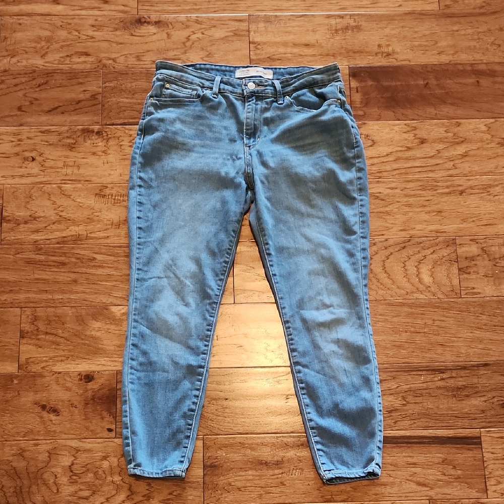 Signature Levi's Skinny Jeans Mid Rise Short